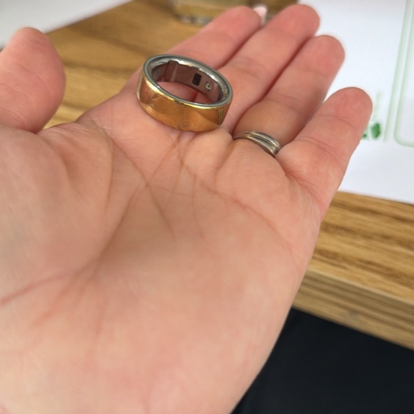 Oura Ring. - Picture 2 of 3